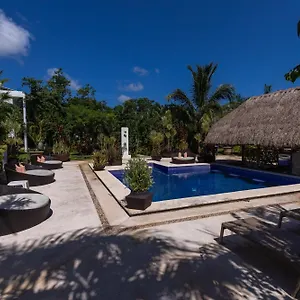 *** Hotel Tsaakik Jungle & Mexico